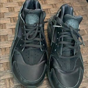 Nike huarache black